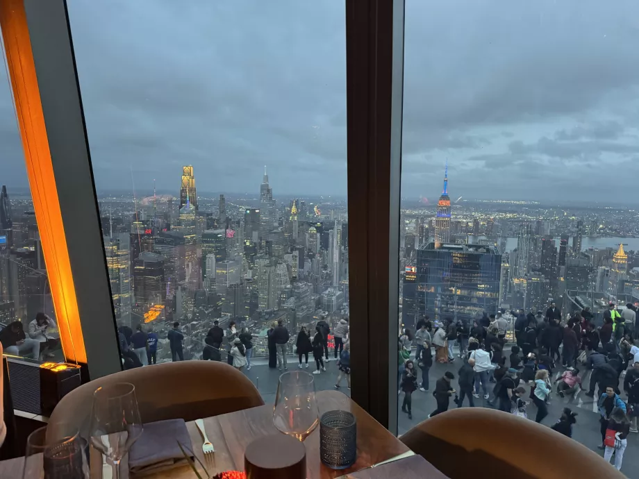 Widok z restauracji Peak