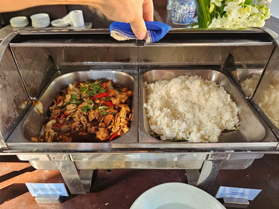 Śniadanie - ciepłe posiłki