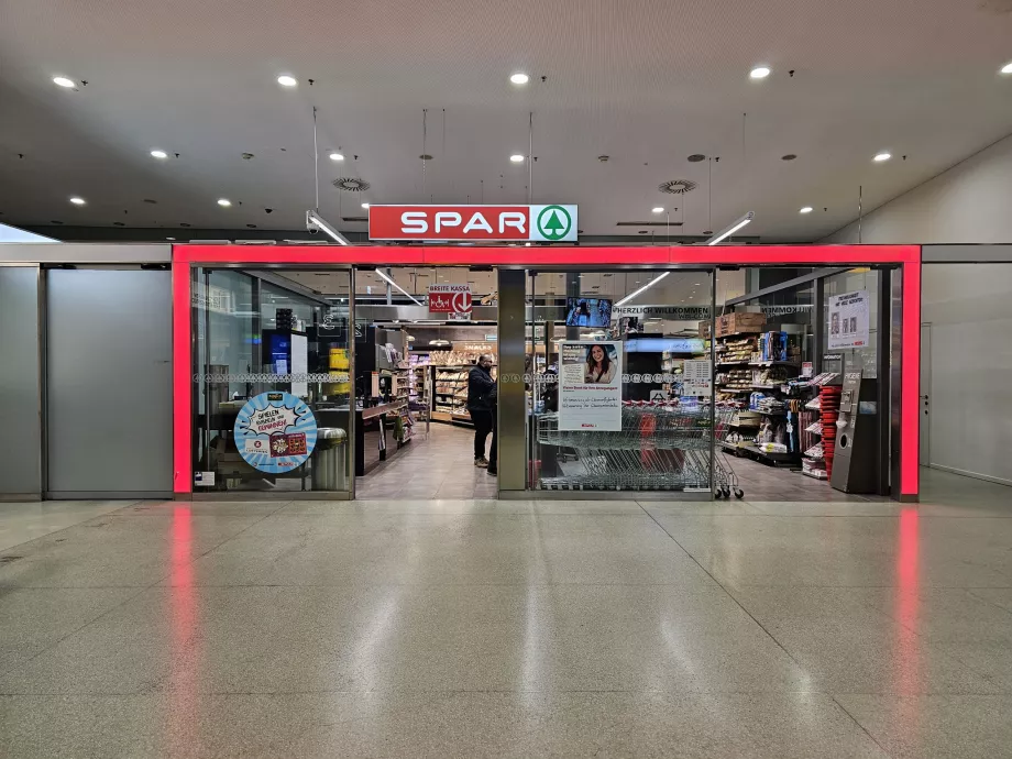 Supermarket Spar, część publiczna