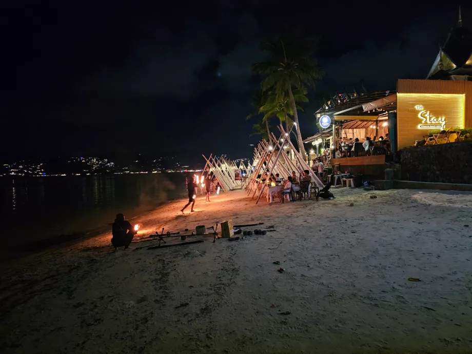 Pokaz ognia na plaży Chaweng