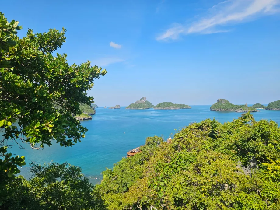 Widok z jeziora Emerald Lake