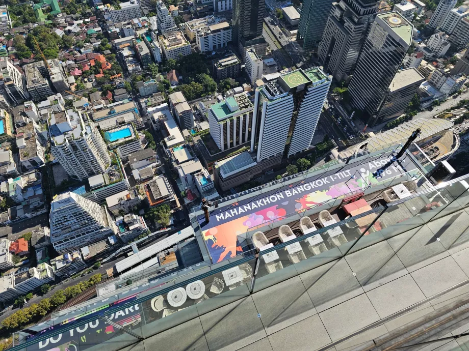 King Power Mahanakhon - huśtawka