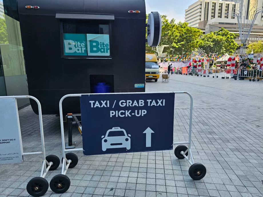 King Power Mahanakhon - postój taksówek