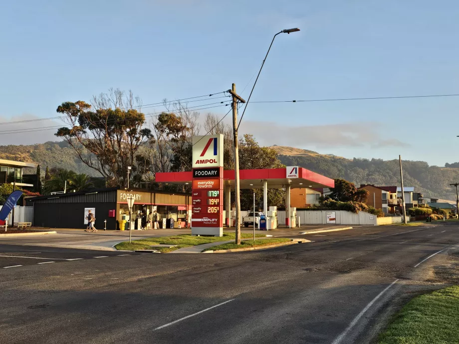 Stacja benzynowa w Apollo Bay