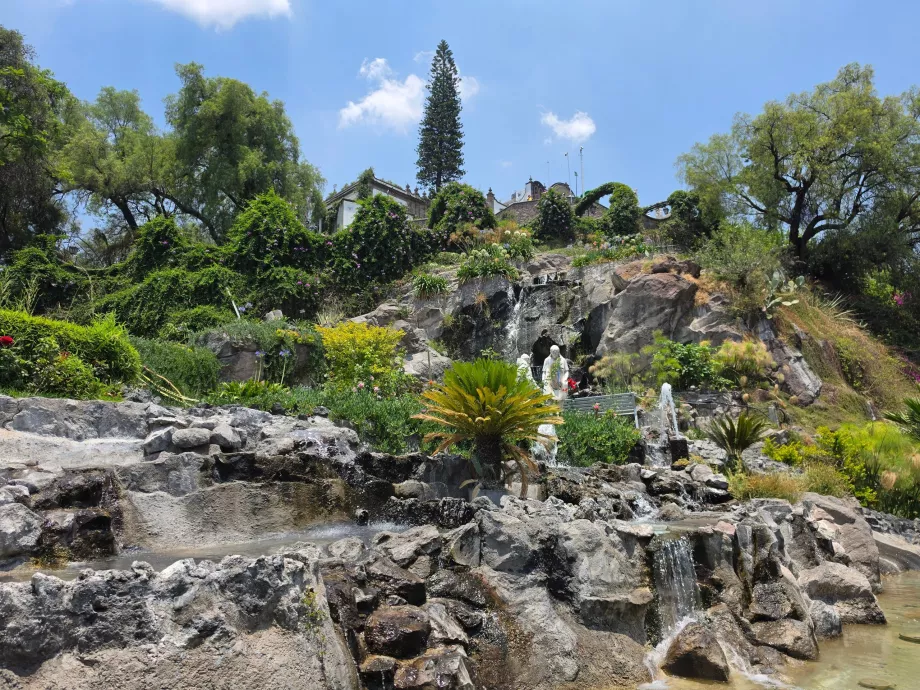 Widok z dołu na Cerro Tepeyac