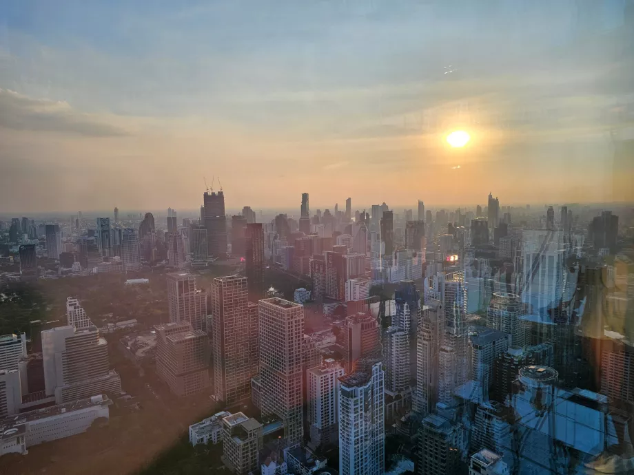 Akara Sky Hanuman - widok na Bangkok