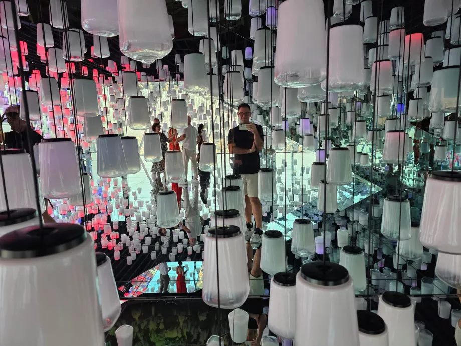 Akara Sky Hanuman - wirtualna podniebna latarnia