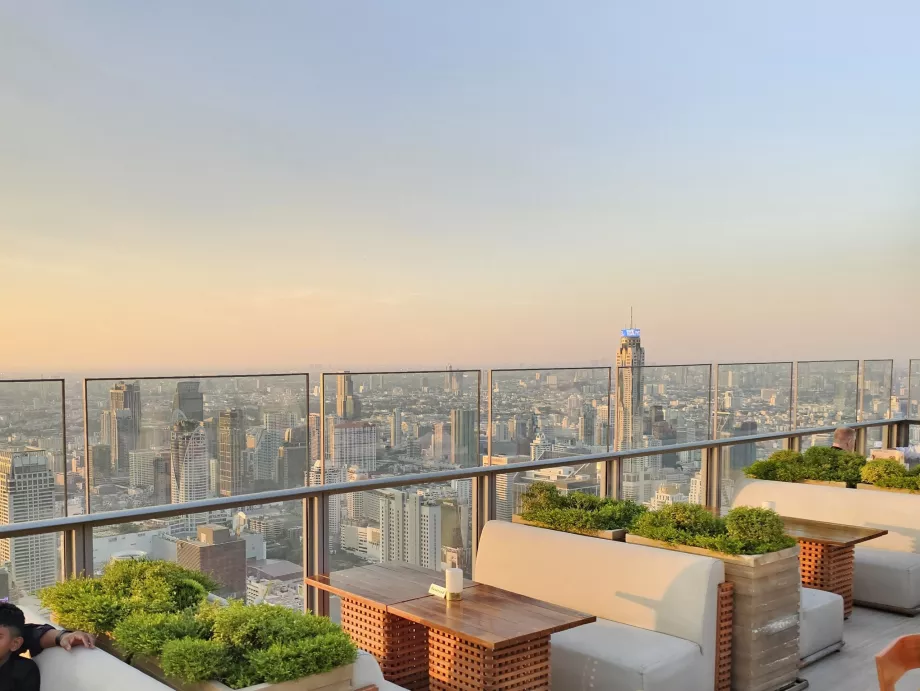 Akara Sky Hanuman - widok na Bangkok