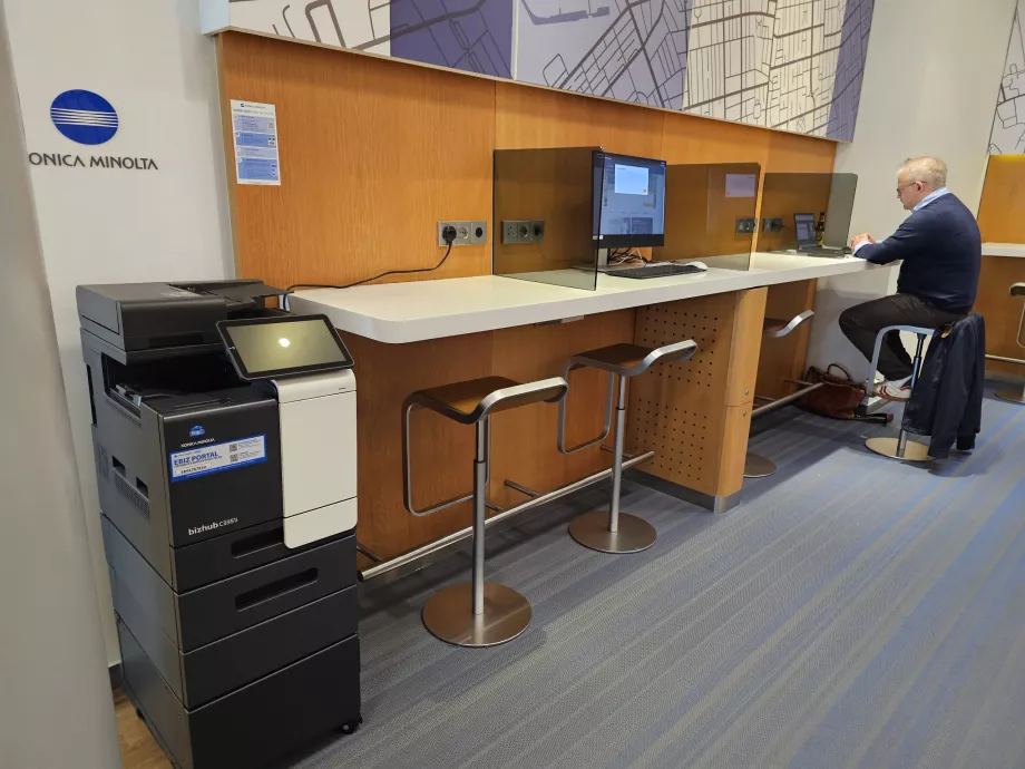 Miejsce do pracy i drukarka