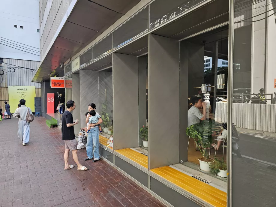 La Cabra, miejsce do siedzenia na zewnątrz