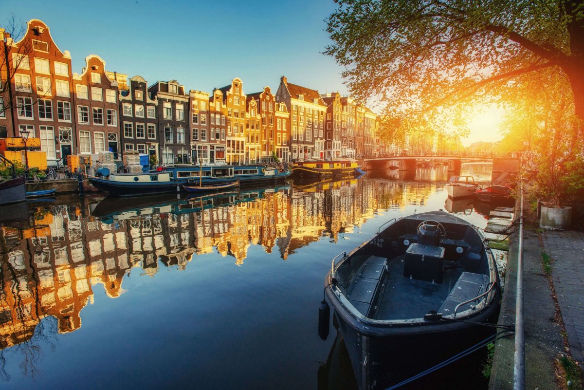 Lotnisko Amsterdam (AMS) - kompletny przewodnik