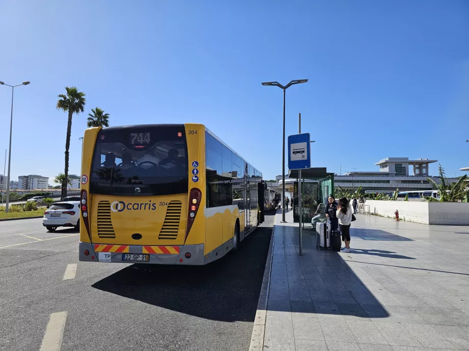 Przystanki autobusowe w kierunku centrum Lizbony