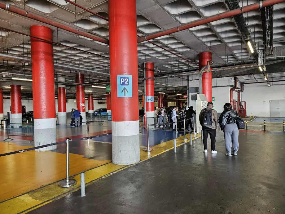 Parking P2 - postój taksówek Uber i Bolt