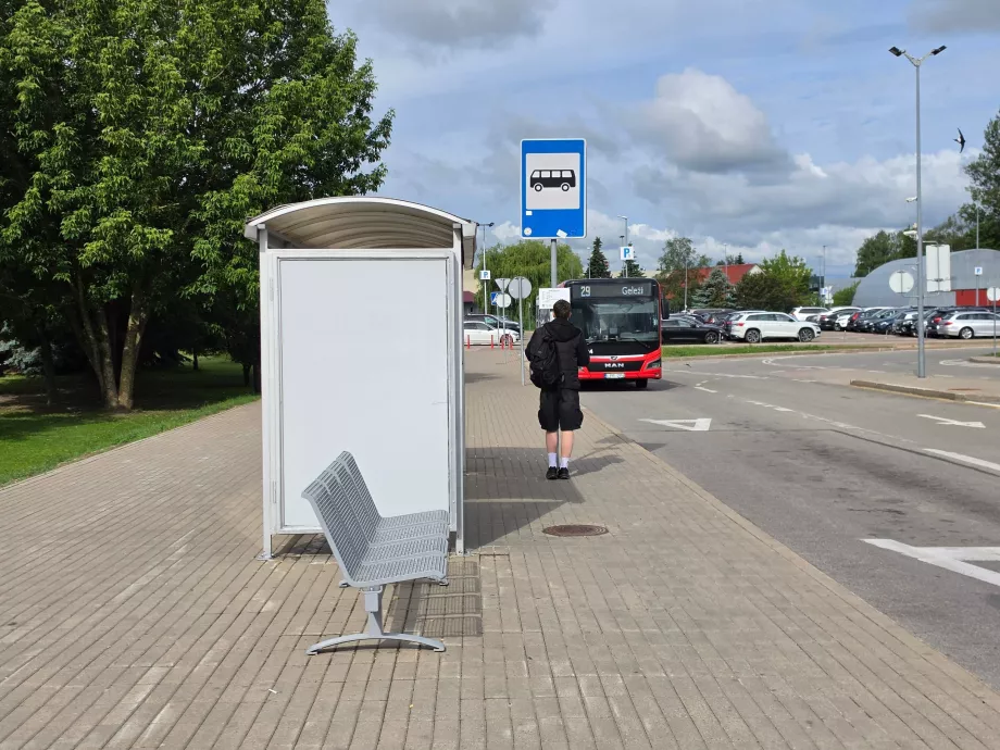 Przystanek autobusów miejskich i międzymiastowych