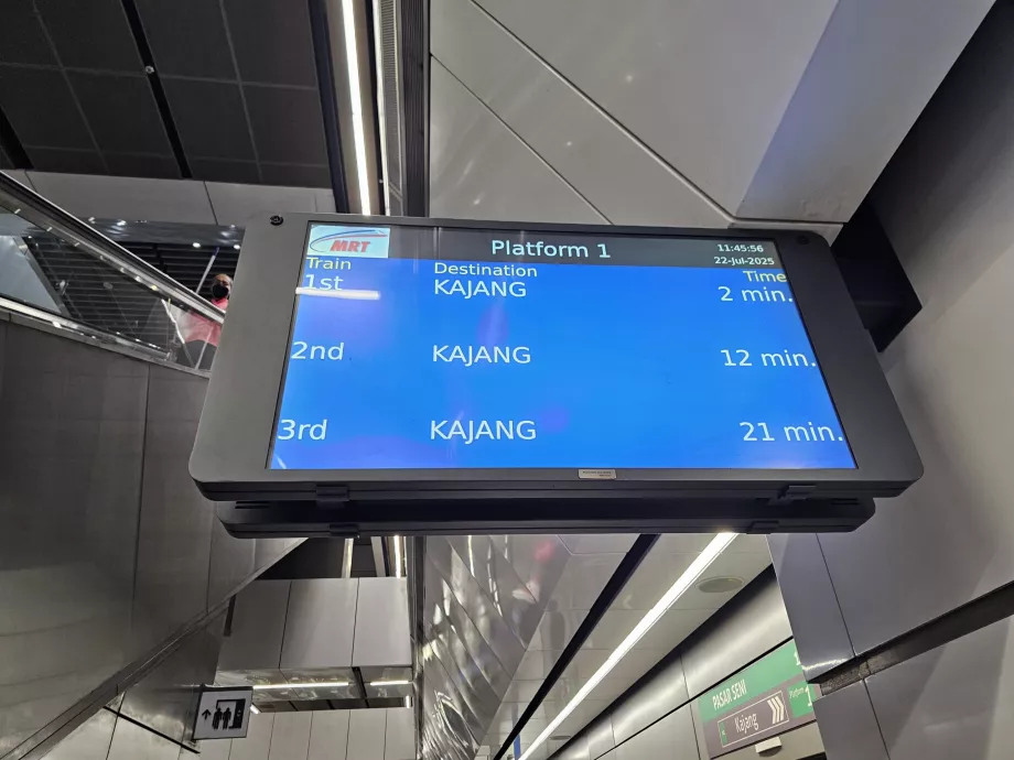 Tablice informacyjne w metrze
