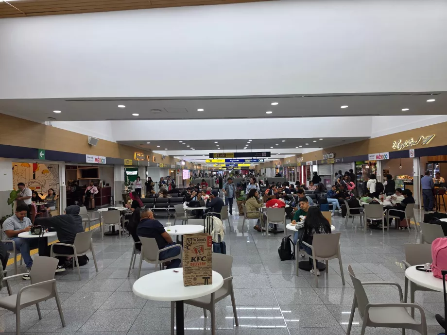 Strefa gastronomiczna, strefa tranzytowa, Terminal 1