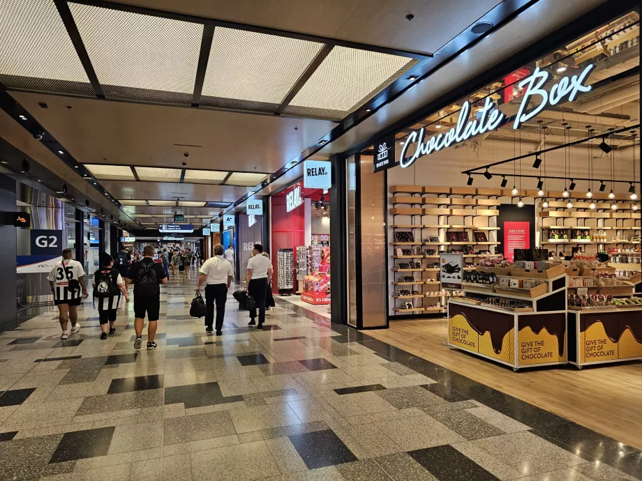 Sklepy w strefie tranzytowej, Terminal 2