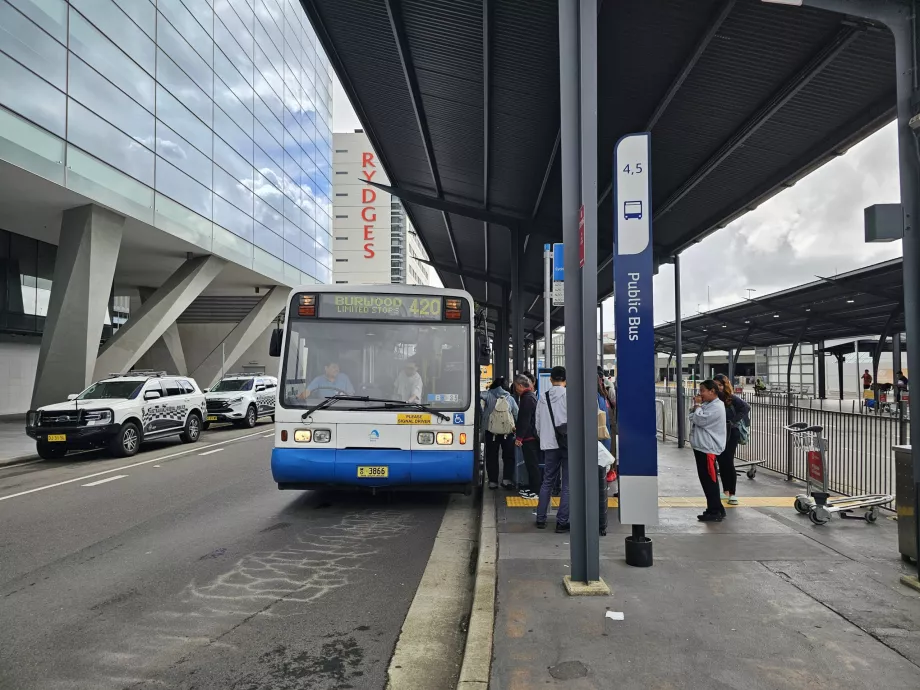 Autobus miejski, Terminal 1