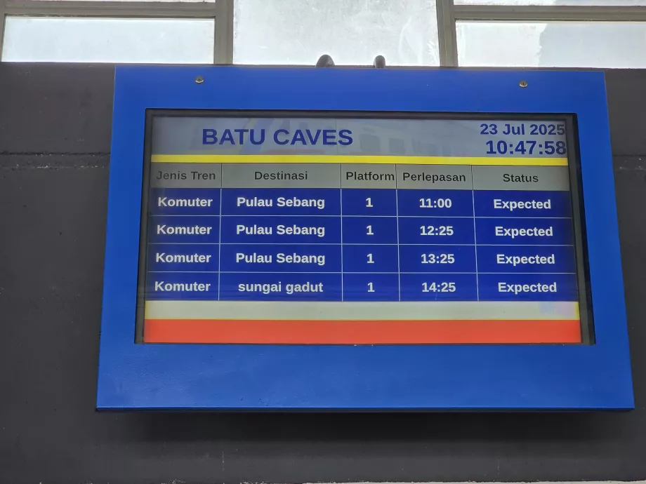 Tablice informacyjne na stacji Batu Caves