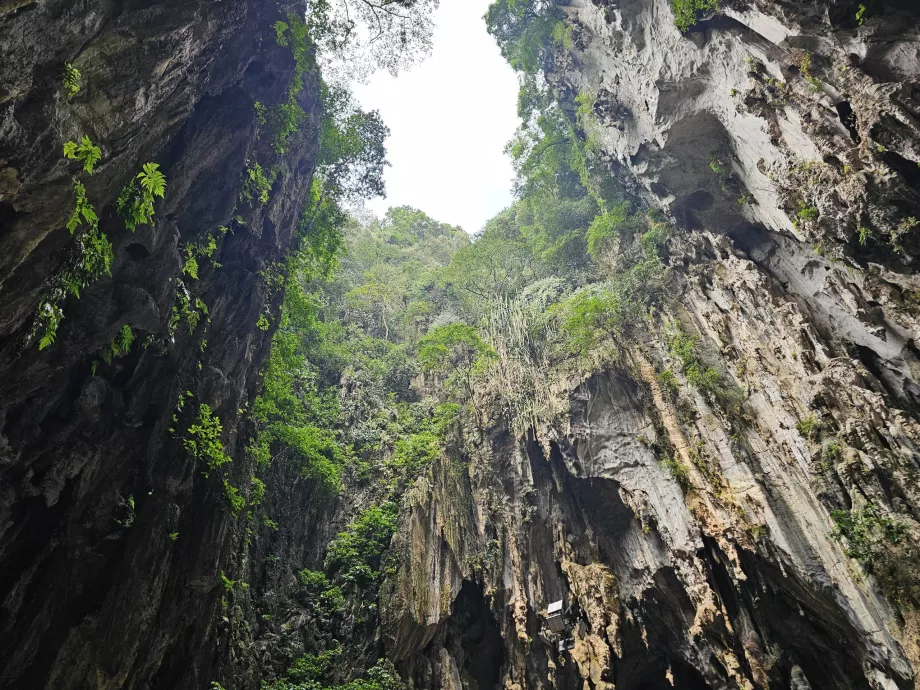 Jaskinie Batu