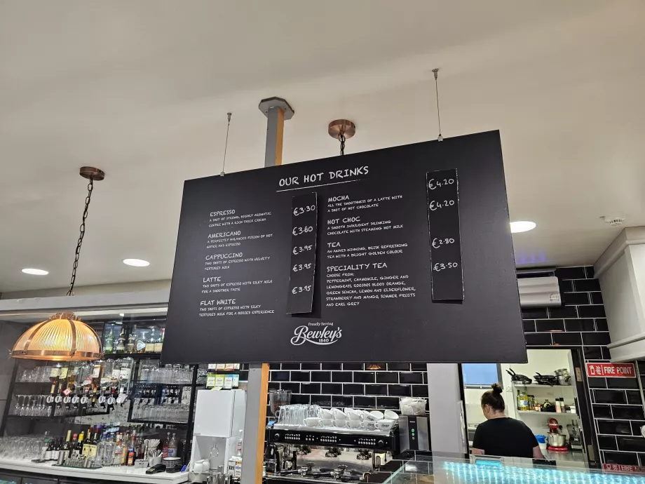 Ceny w restauracji na lotnisku, część ogólnodostępna