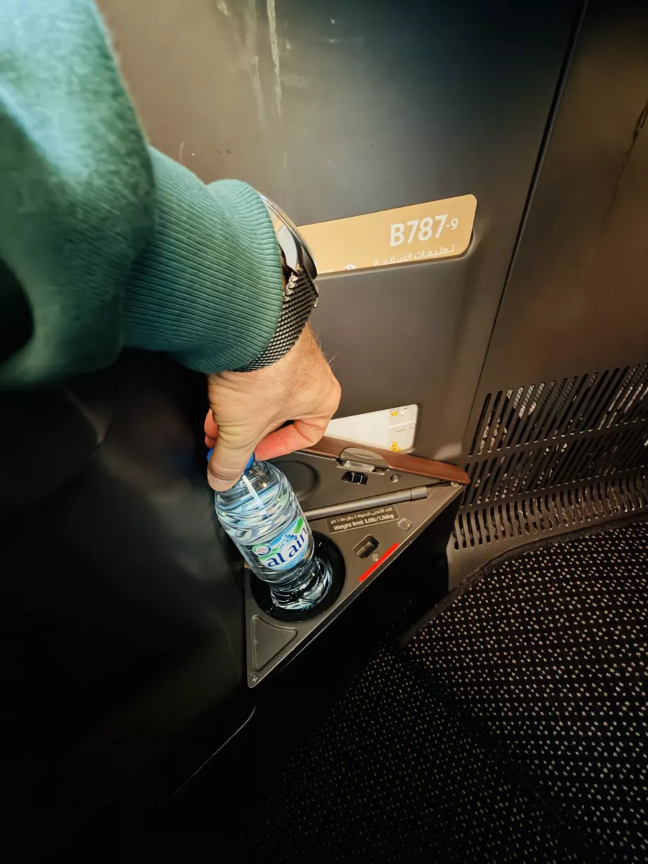 Butelka na wodę w schowku