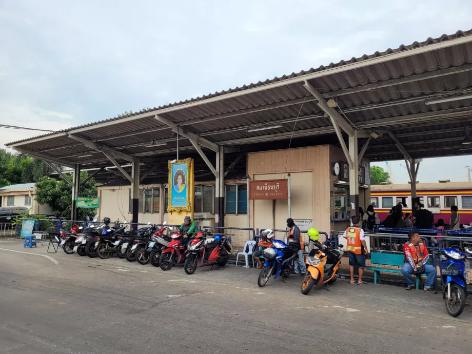Stacja kolejowa Thonburi