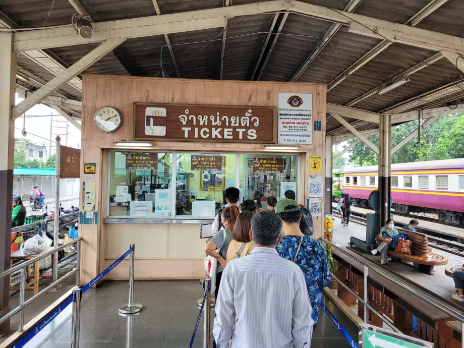 Kasa biletowa na stacji Thonburi
