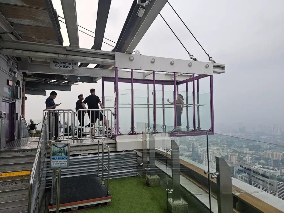 Glass Box Menara