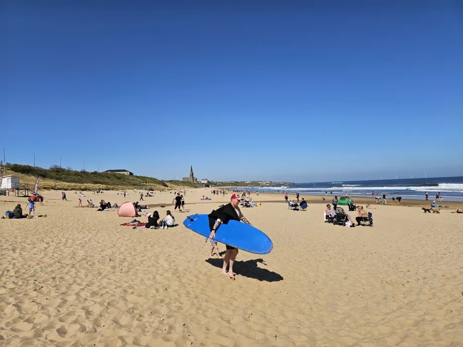 Surfing na plaży Long Sands