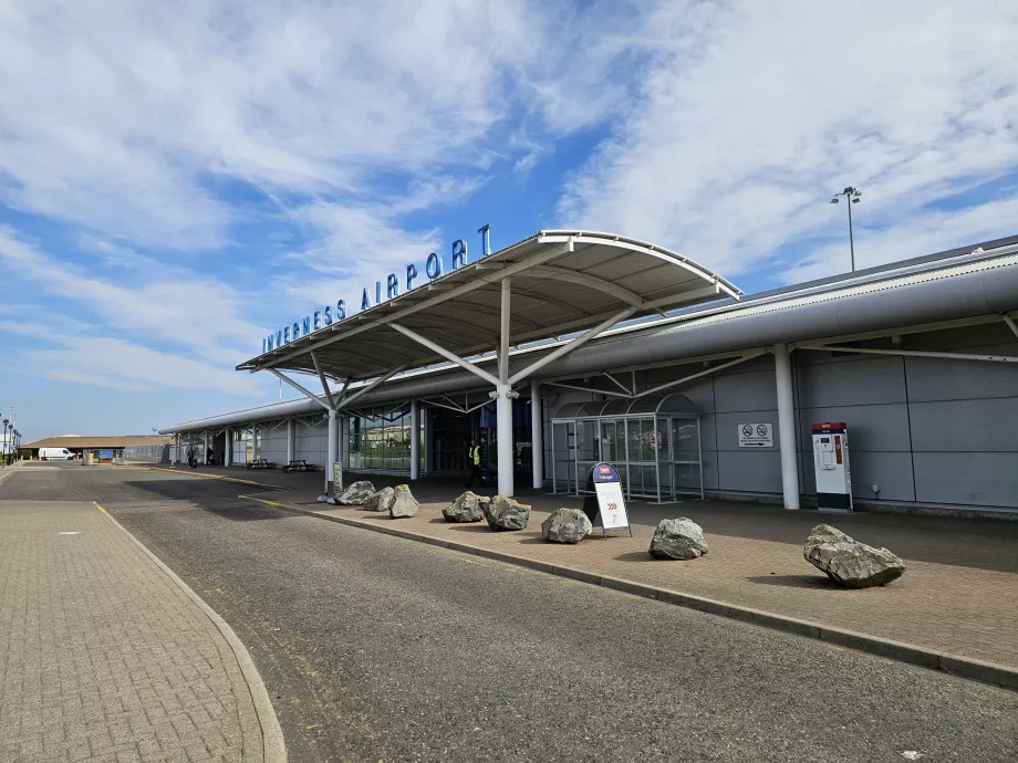 przylot przez lotnisko Inverness