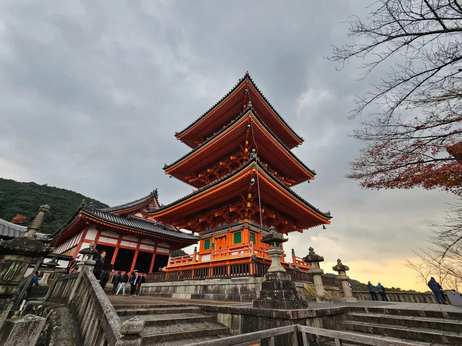 Kiyomizu-dera