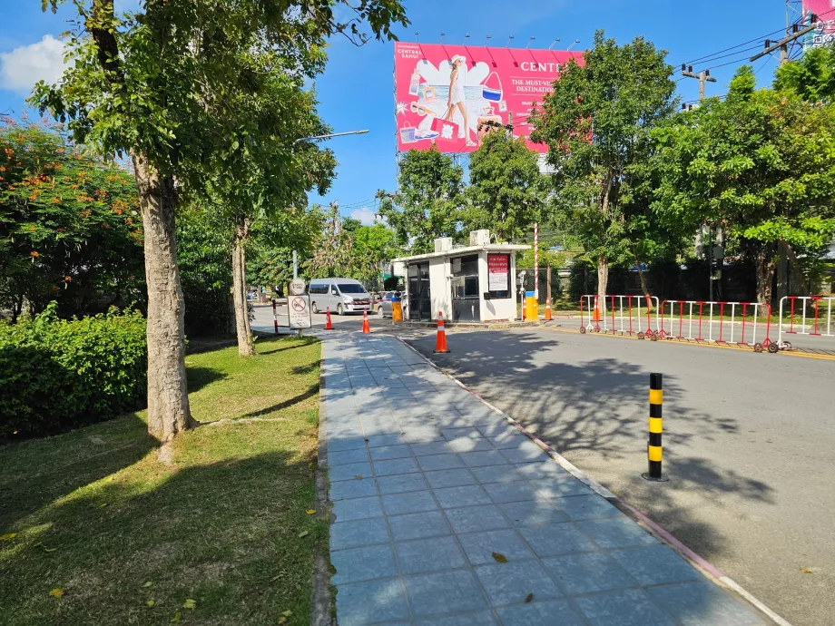 Wskazówki dojazdu do Bolt / Grab poza terenem lotniska