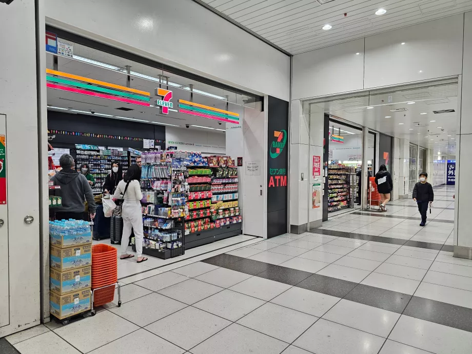 7-Eleven, strefa publiczna, odloty, Terminal 3