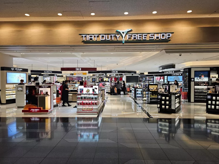 Sklepy w strefie tranzytowej Terminalu 3