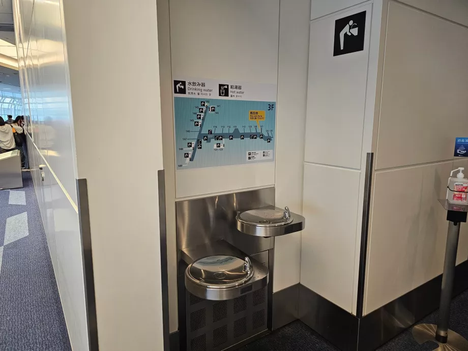 Woda pitna w strefie tranzytowej