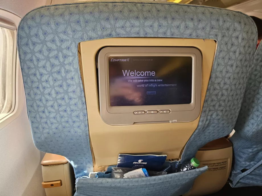 Indywidualne ekrany w fotelu