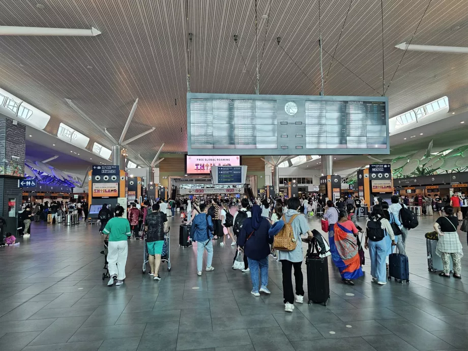 Stanowiska odprawy, Terminal 2