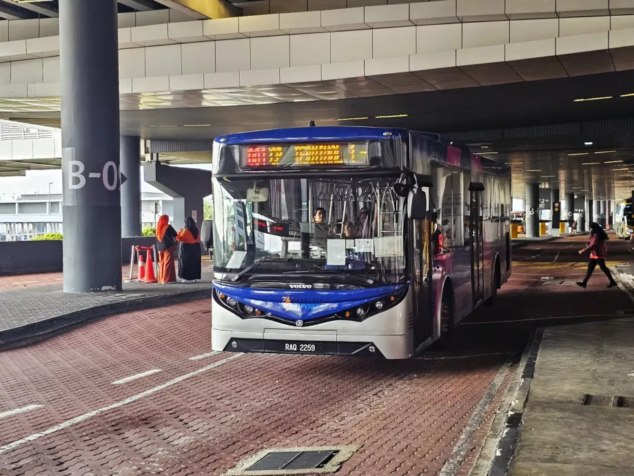 Autobus wahadłowy między terminalami