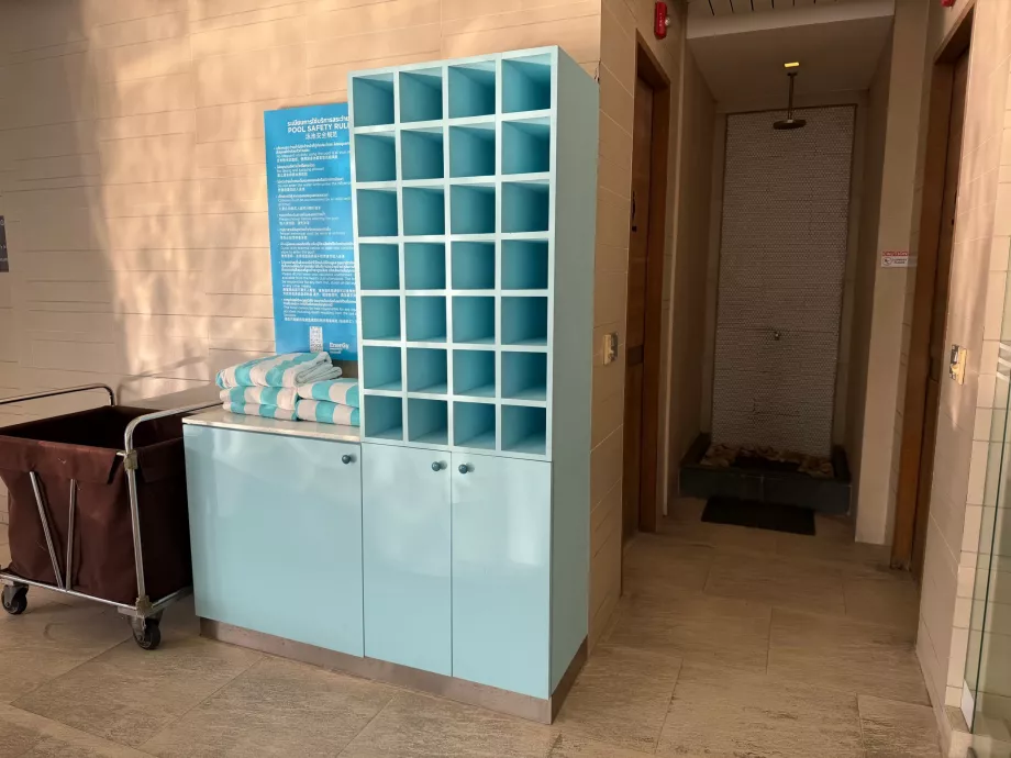 Ręczniki przy basenie