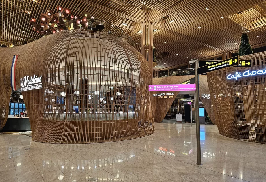 Restauracje i kawiarnie, Terminal 2