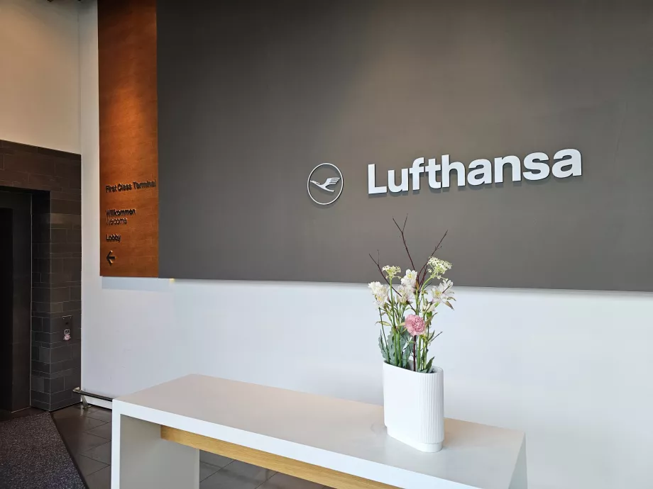 Lobby wejściowe do terminalu pierwszej klasy