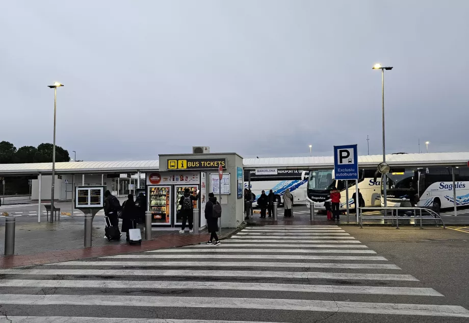 Dworzec autobusowy przed terminalem