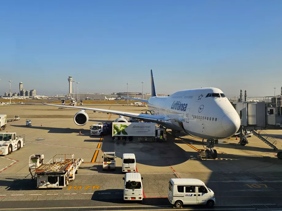 Boeing 747-8 na lotnisku Haneda