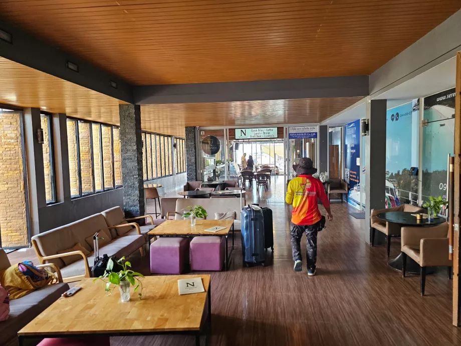 Poczekalnia Petcherat Marina