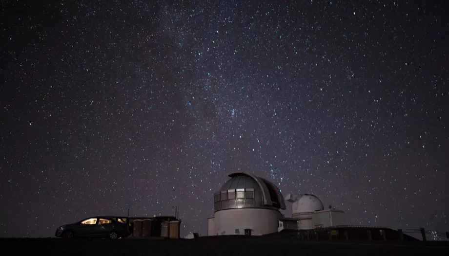 Nocne niebo nad Mauna Kea
