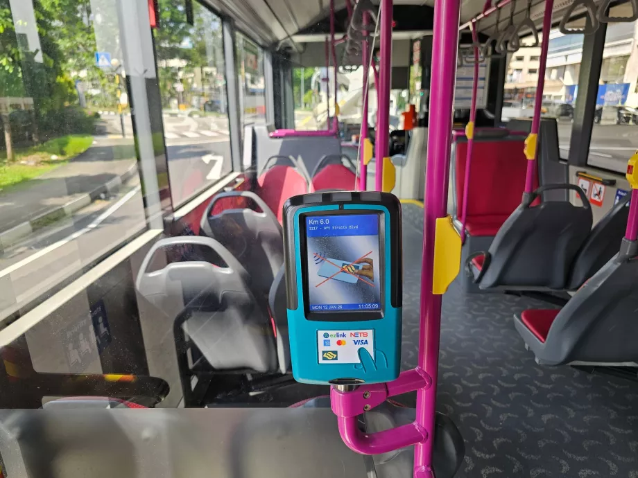 Płatność kartą w autobusie