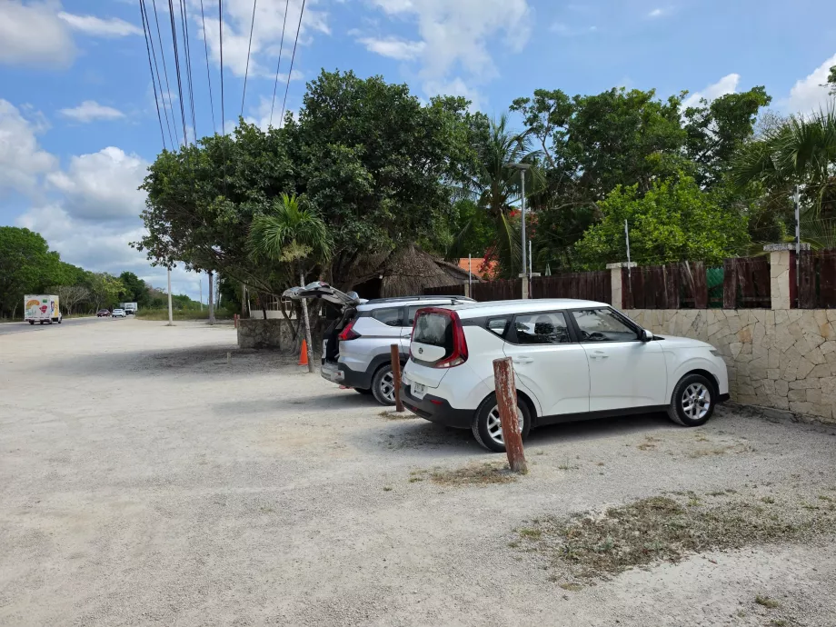 Parking przy Gran Cenote