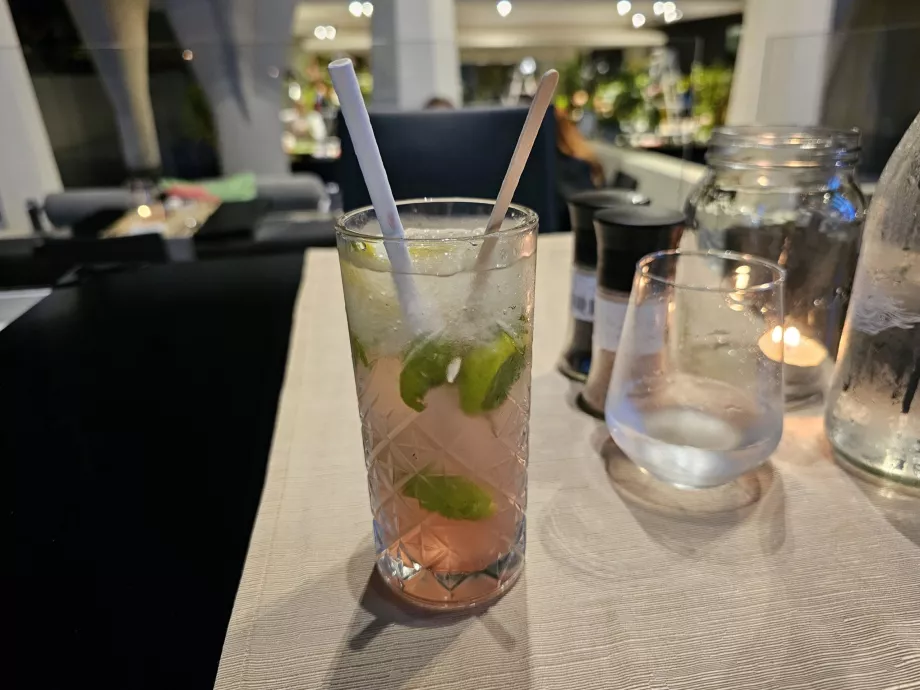 Koktajl z hibiskusem