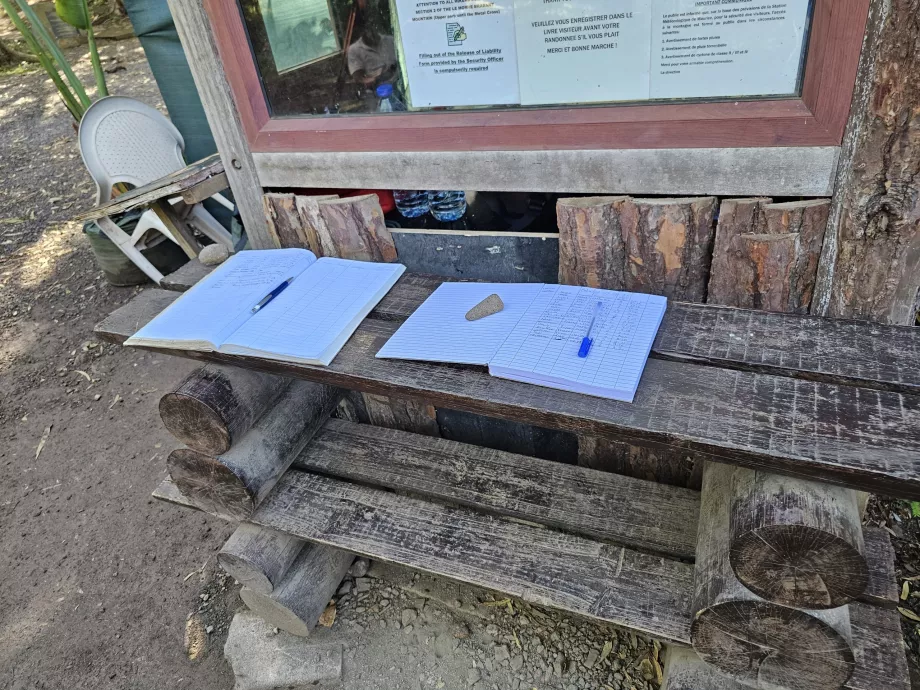 Rejestracja przed wspinaczką na Le Morne